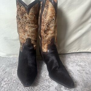 Donald J. Pliner Brown Heeled Boots Classic Design